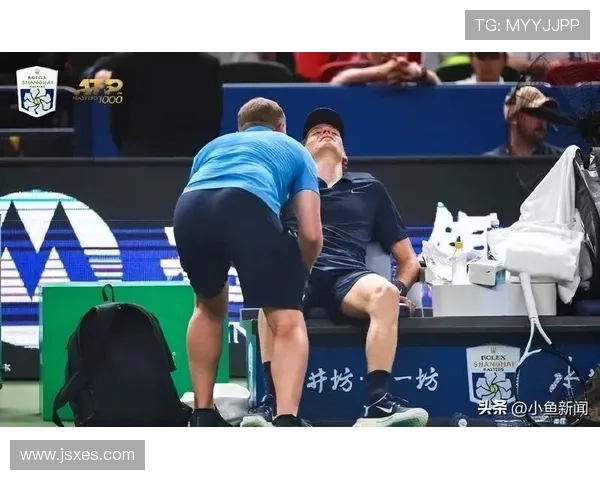 辛纳强势爆发引发赛场失控德约惨遭完败震动整个网坛格局新风暴起