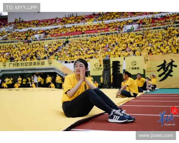 某俱乐部成立女性足球发展部门举措获广泛好评引领行业新风尚潮流