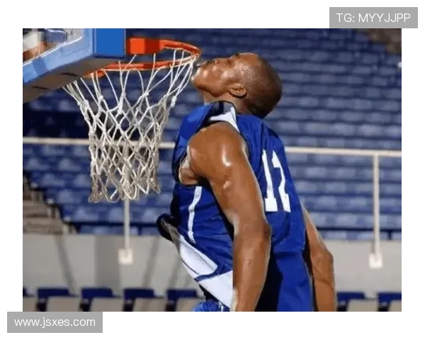 艾顿强势对决戈贝尔上赛季缺席让人遗憾场均数据差距明显