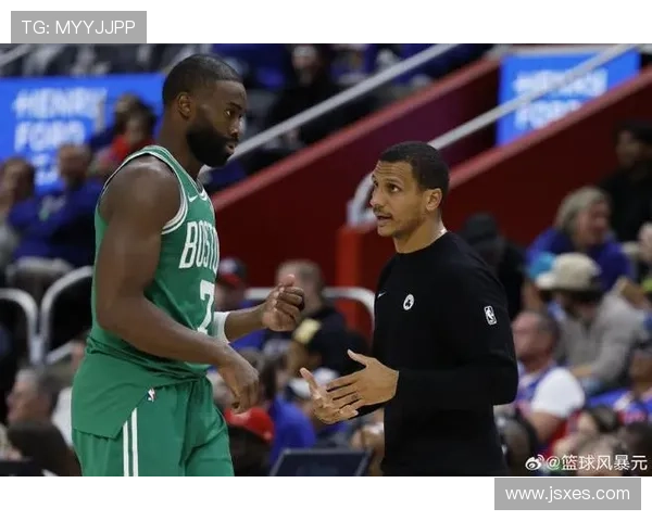 马祖拉称赞杰伦布朗在严密防守中展现出色表现并给予他充分自由发挥空间 马祖拉称赞杰伦布朗在严密防守中展现出色表现并给予他充分自由发挥空间